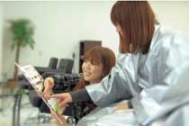 お客様にも、一緒に働くスタッフにも、笑顔と心遣いを重視！！ 