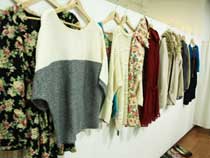 季節の変わりめで衣装調達が大変でした。 